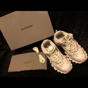 Selling Balenciaga’s sneakers brand new never worn